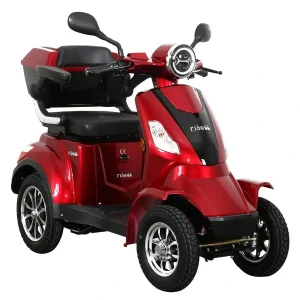 Scooter électrique 4 roues pour seniors offrant grande autonomie et sécurité maximale.